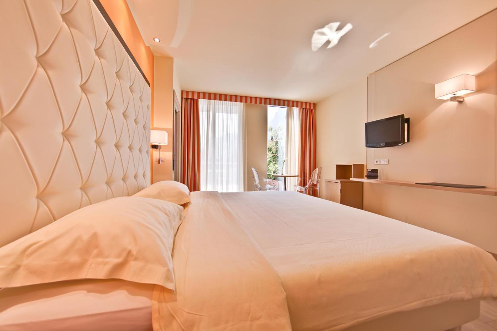 Hotel Kristal Palace - Tonelli - Adult Friendly Riva del Garda
