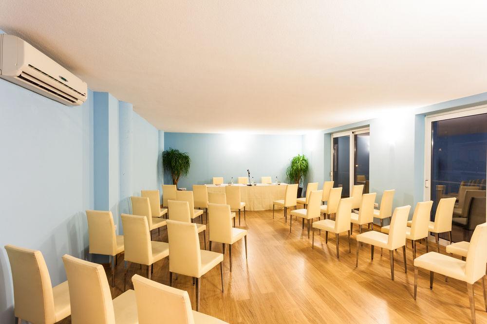 Kristal Palace - Tonelli - Adult Friendly