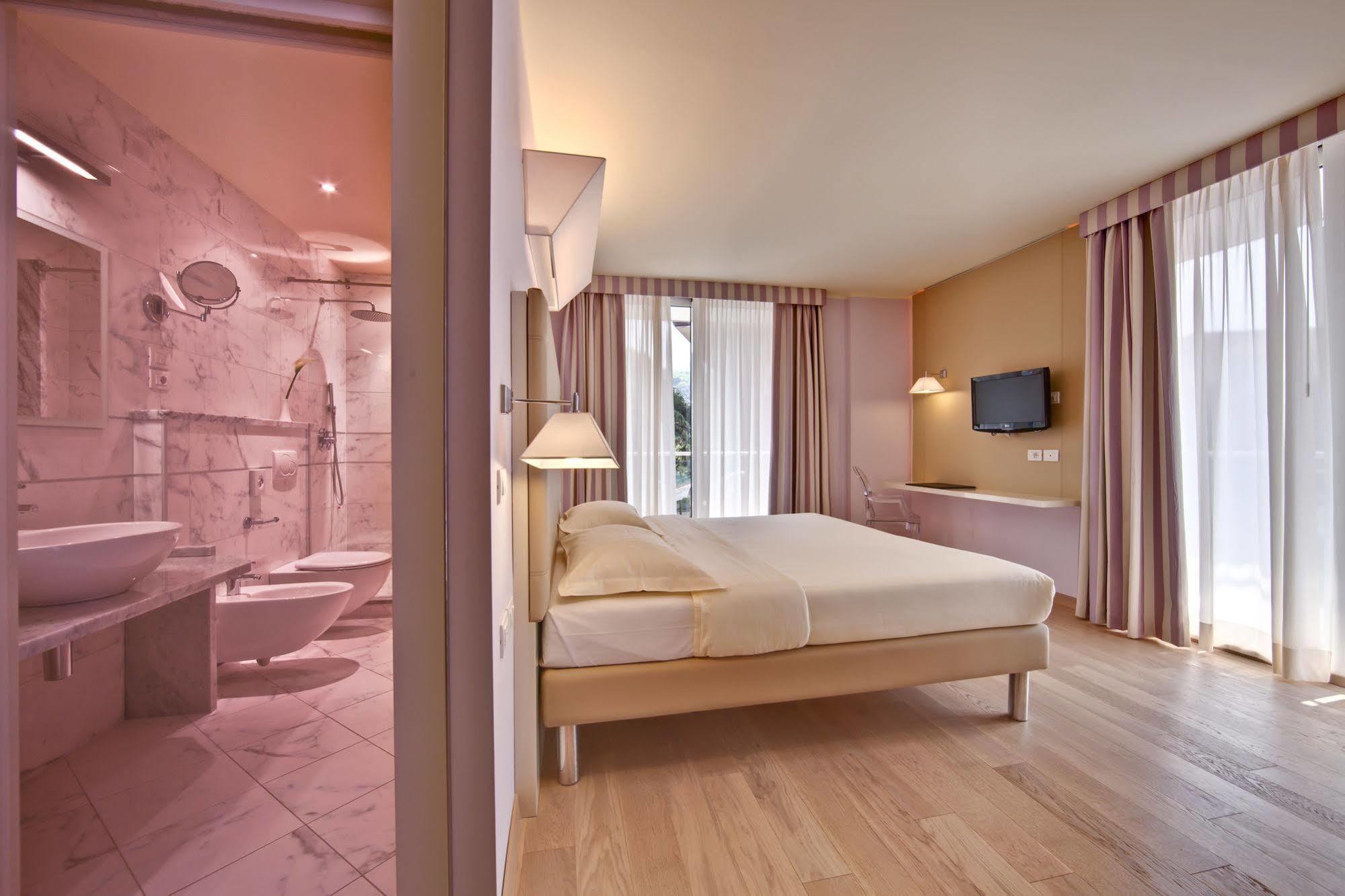 Kristal Palace - Tonelli - Adult Friendly Hotel 4*